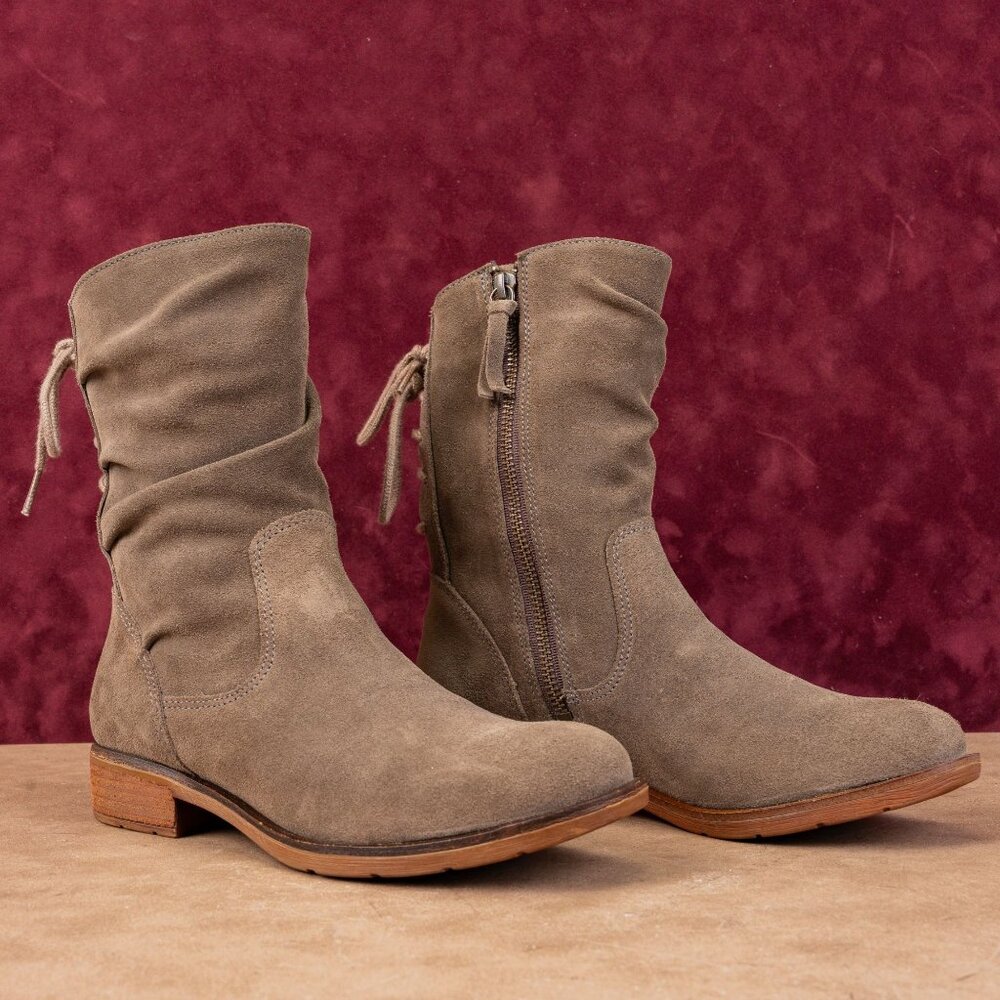 Sofft Women Sharnell Low Taupe Distress Suede Waterproof Back Lace-up Boots sz 6